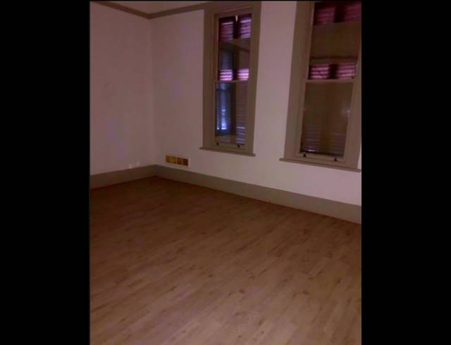 900M² BUSINESS CENTRE FOR SALE IN ESSENWOOD